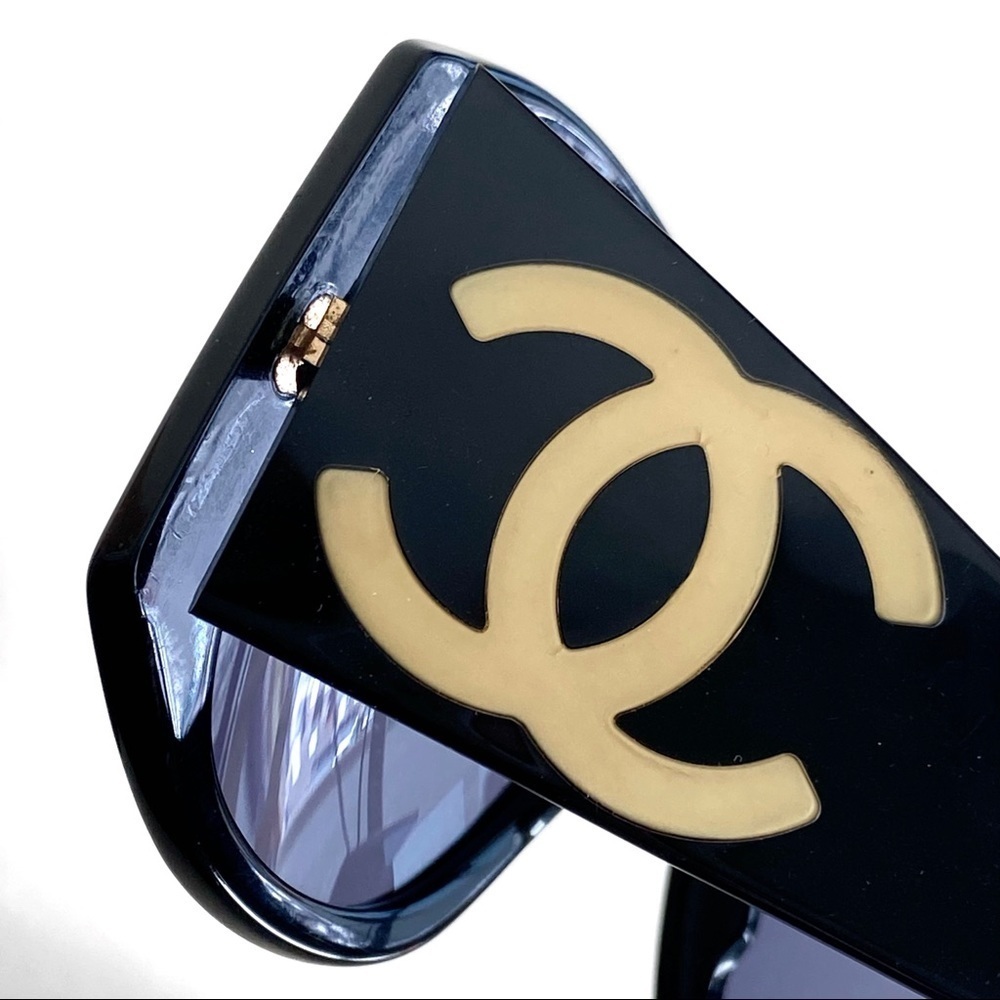 CHANEL Vintage 1990‘s Oversized Runway Sunglasses - Picture 8 of 12